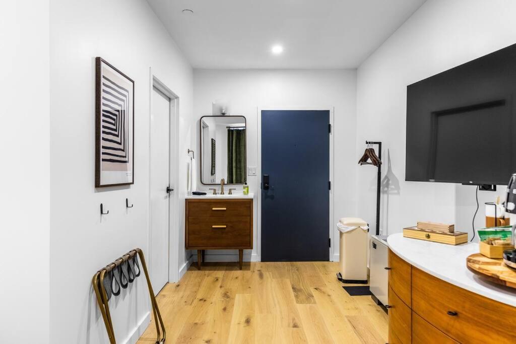 Dtwn Historic Hotel, The Phenix, Ground Floor, # 100 Apartment *